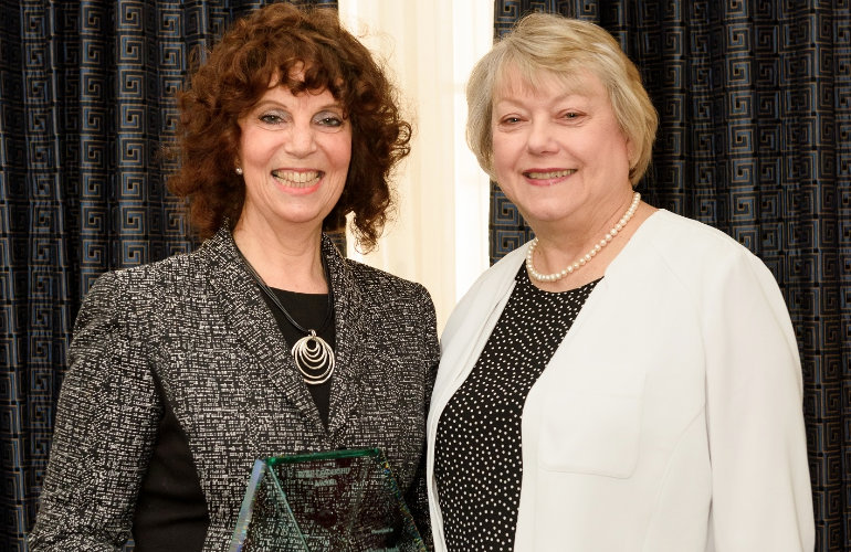 Vivian Isaak distinguished with the 2016 Women's Business Enterprise Leadership Award